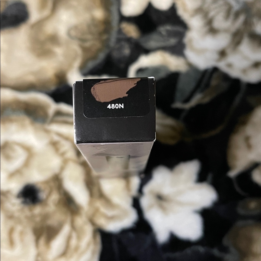 Fenty 480N We're Even Hydrating Longwear Concealer - Picture 4 of 5